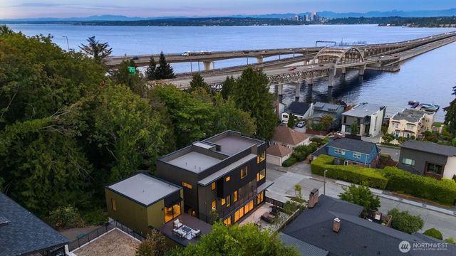 1417 36th Avenue S, Seattle