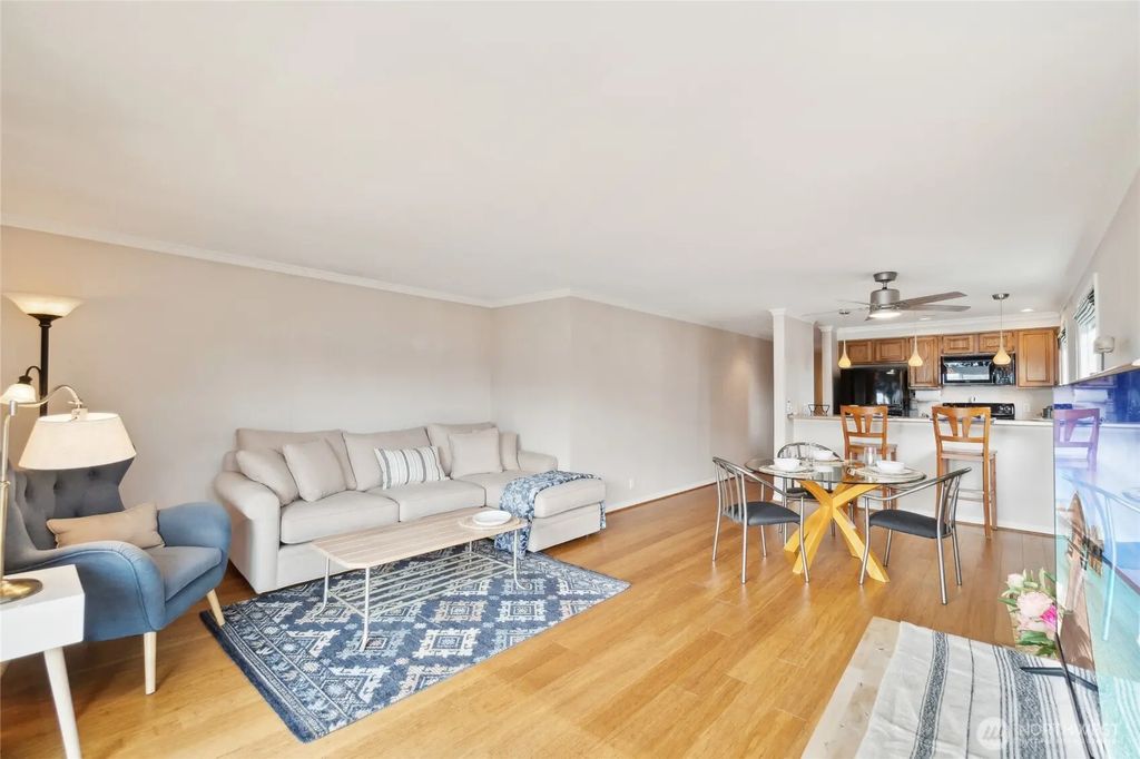 4222 Beach Drive Sw 202, Seattle