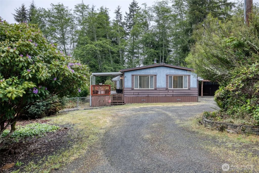 276 Summit Avenue, Hoquiam