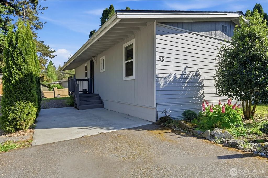 20406 Little Bear Creek Road 35, Woodinville