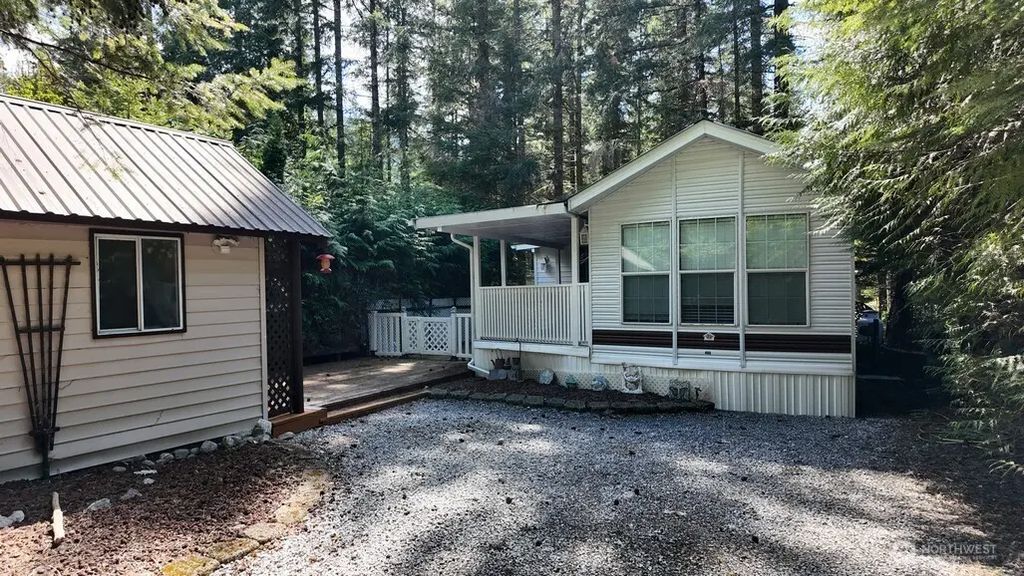 35 Branch Circle, Deming