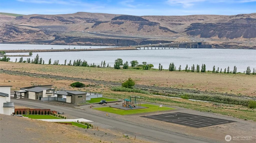 501 Bridgeview Drive, Vantage