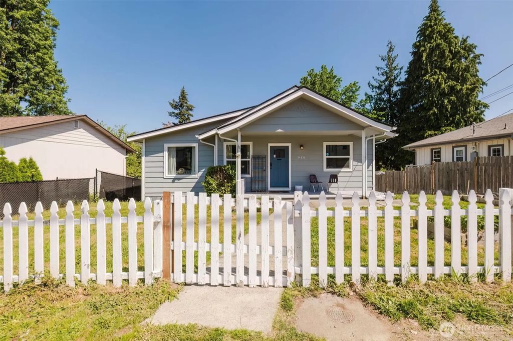 918 Ellinor Avenue, Shelton