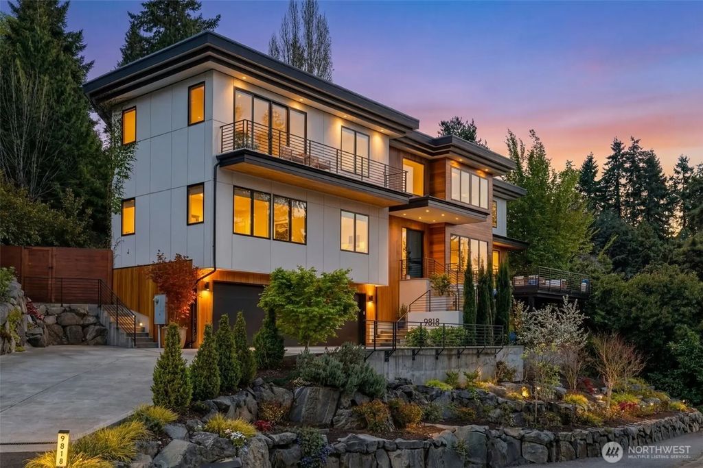 9818 Se 42nd Place, Mercer Island
