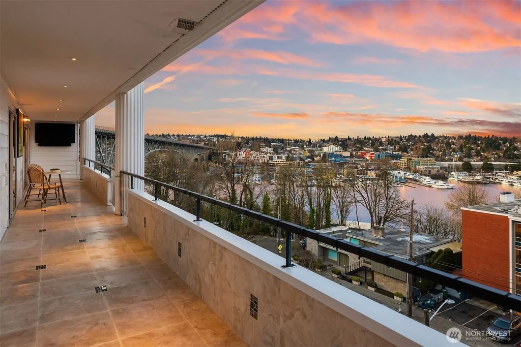 2565 Dexter Avenue N 401, Seattle