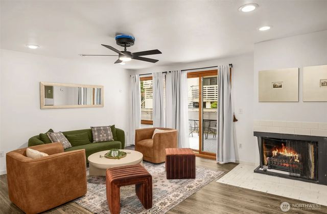 1019 156th Avenue Ne B2, Bellevue