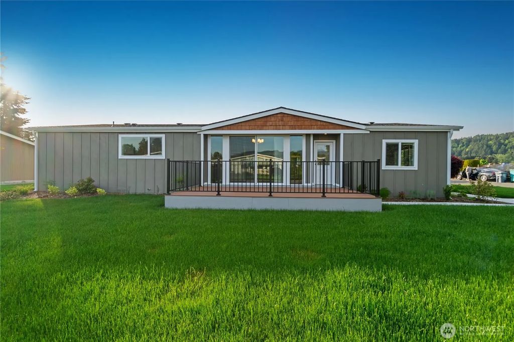 836 S Harmon Way 73, Orting