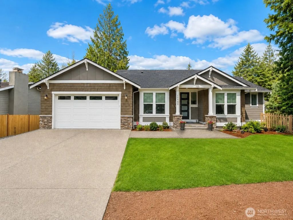 12500 Robinhood Lane, Snohomish