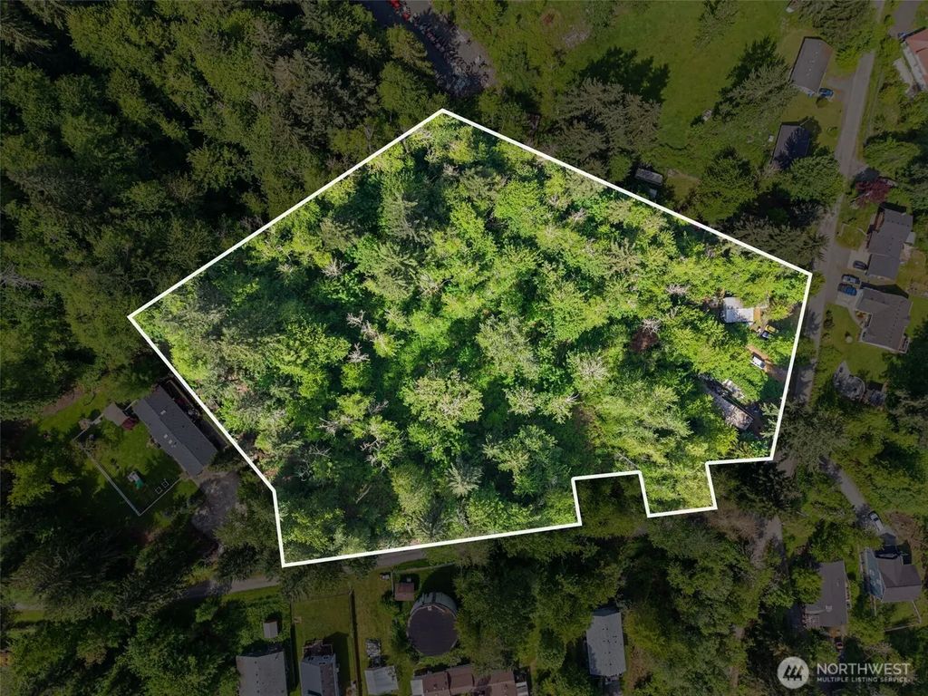 475 Larson Street, Eatonville