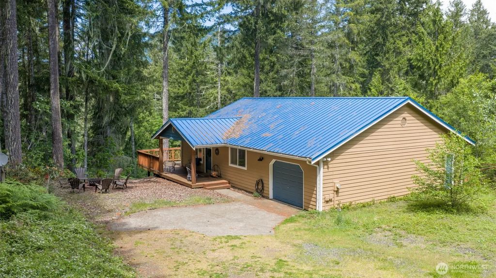 70 N Beaver Place N, Hoodsport