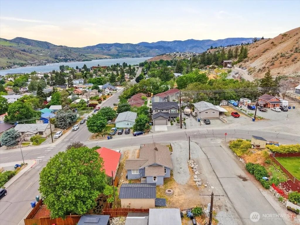 608 N Bradley Street, Chelan