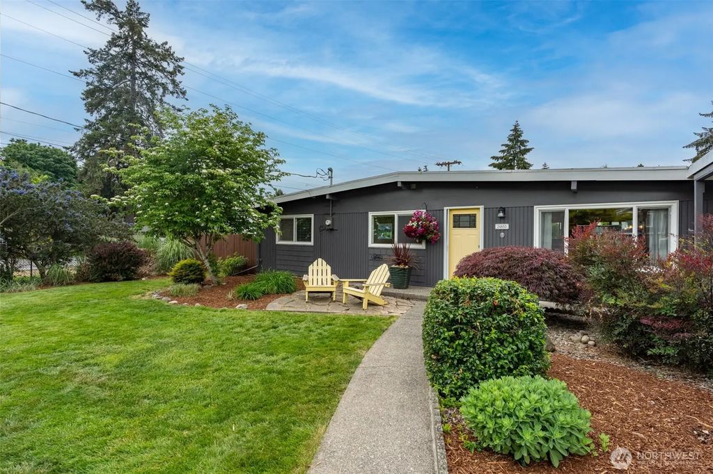 24855 16th Avenue S, Des Moines