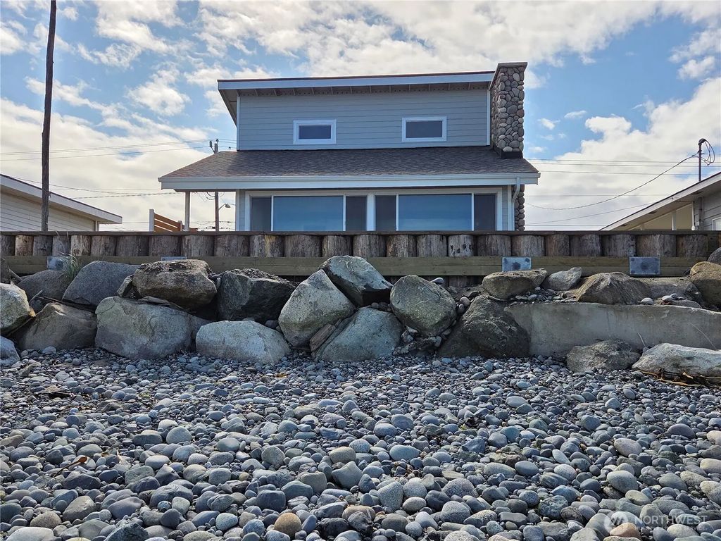 2629 W Beach Road, Oak Harbor
