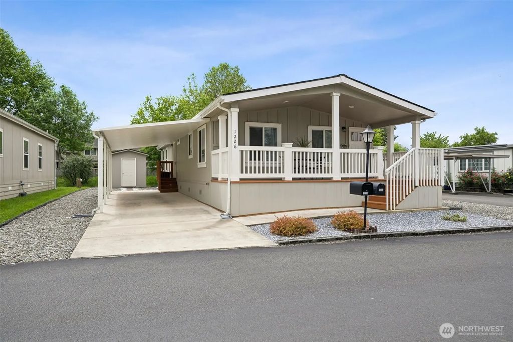 1226 Maple Drive, Enumclaw