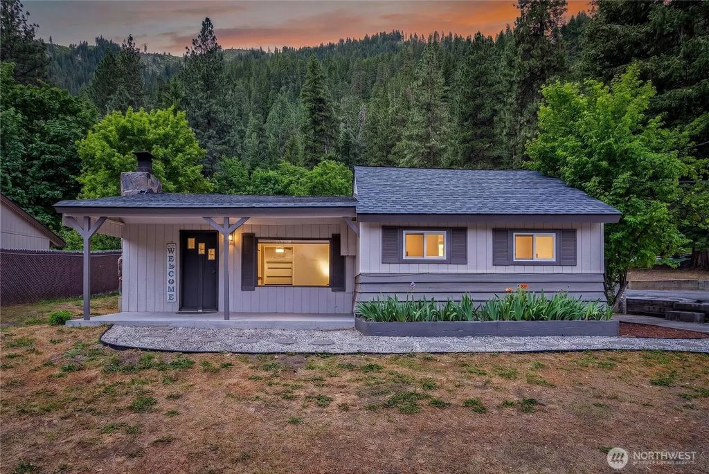 8494 Icicle Road, Leavenworth