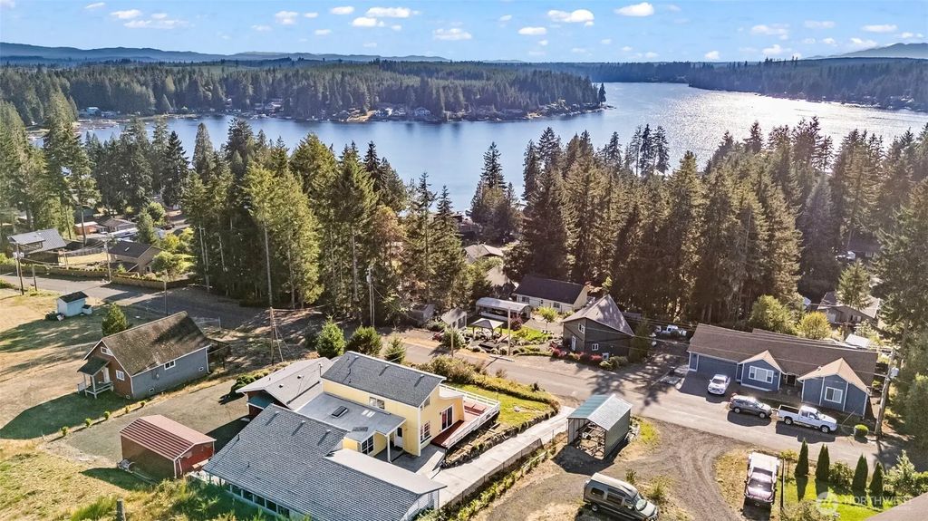 220 E Olympic Drive, Grapeview