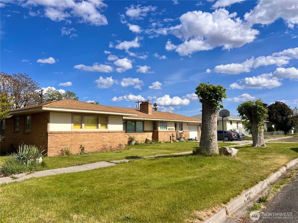 426 S Almira Avenue, Connell