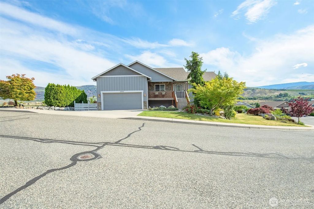 2840 Akamai Way, East Wenatchee