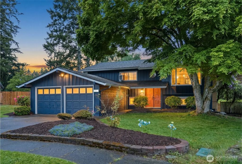 17518 Ne 22nd Court, Redmond