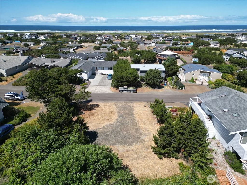 34504 J Place, Ocean Park