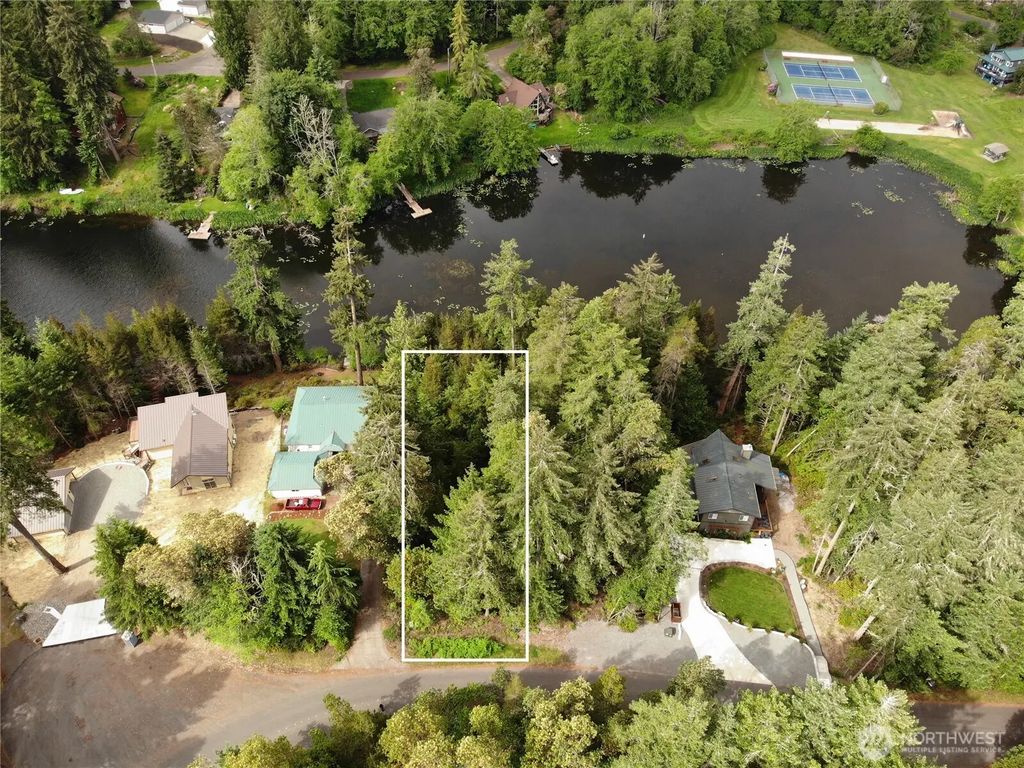 11018 Matthews Way, Anderson Island