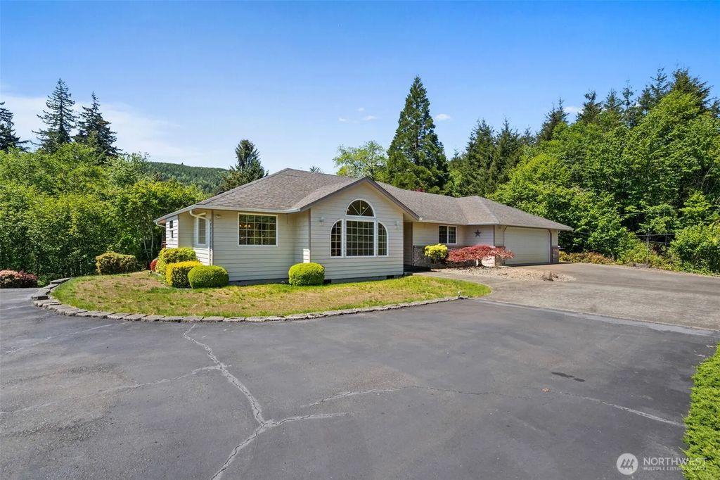 1620 Prospect Street, Raymond