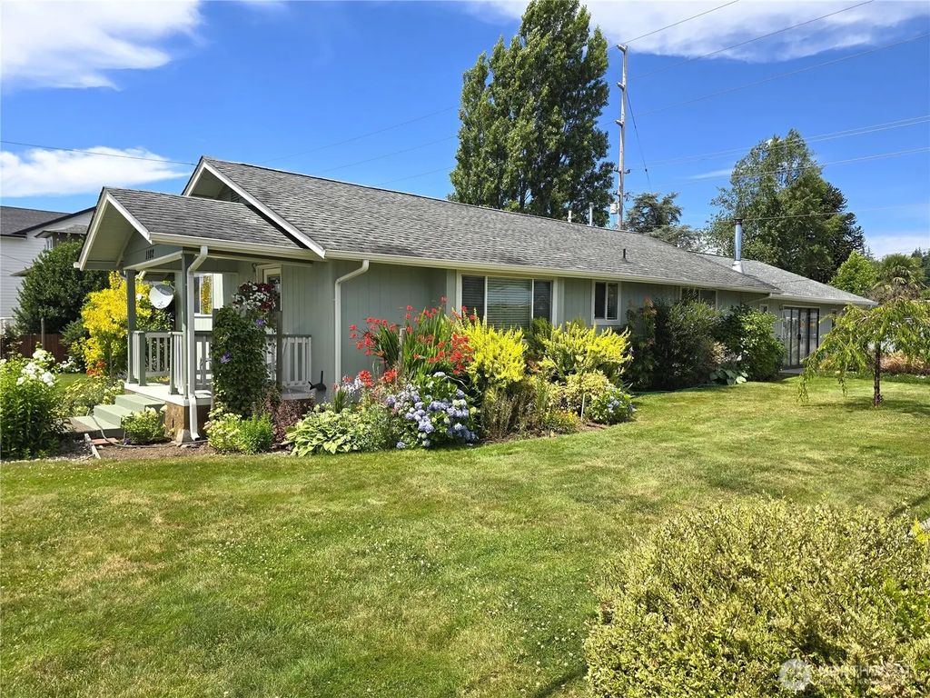 1102 W Anderson Street, Elma