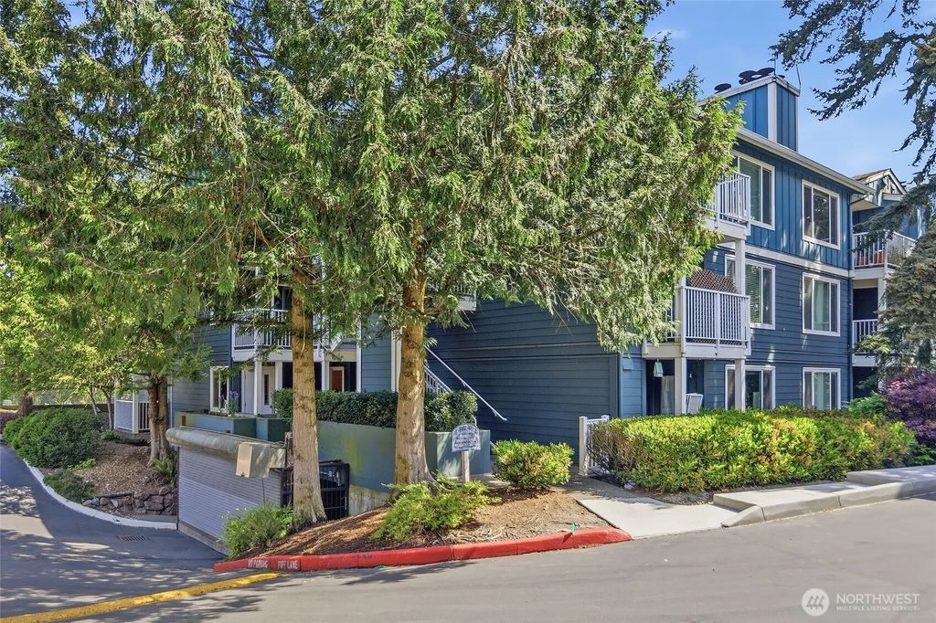 300 N 130th Street W 2205, Seattle