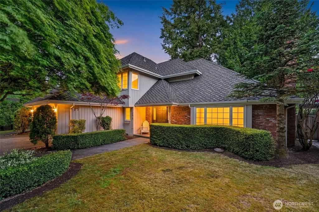 12610 Ne 68th Place, Kirkland
