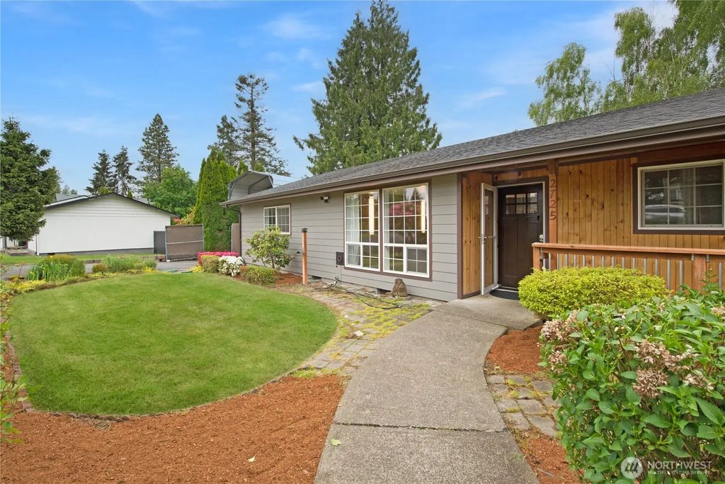2725 124th Avenue Ct E, Edgewood