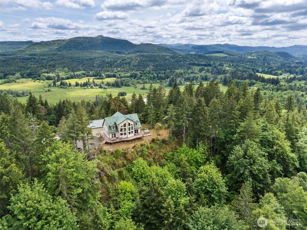 90 W Jeanne Saeger Loop, Shelton