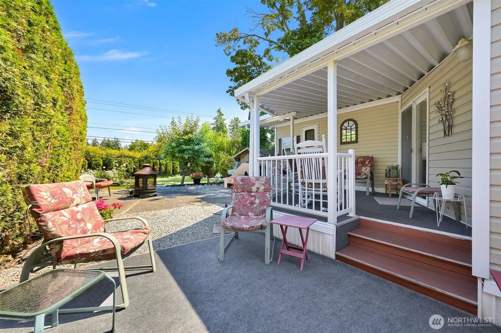 5001 Bay Road D134, Blaine