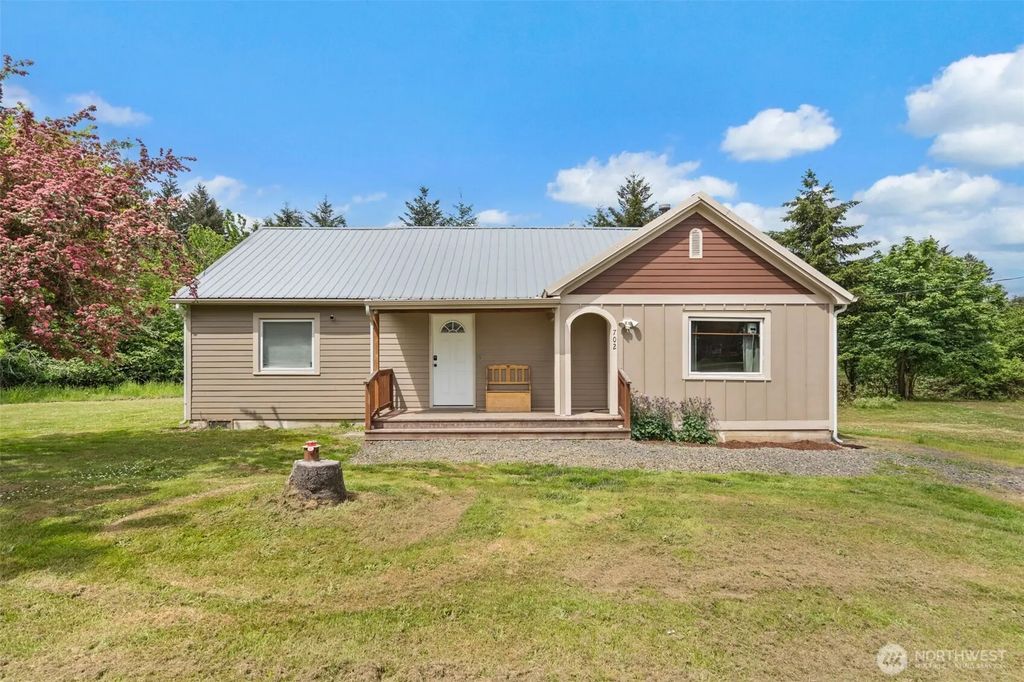 702 King Road, Winlock