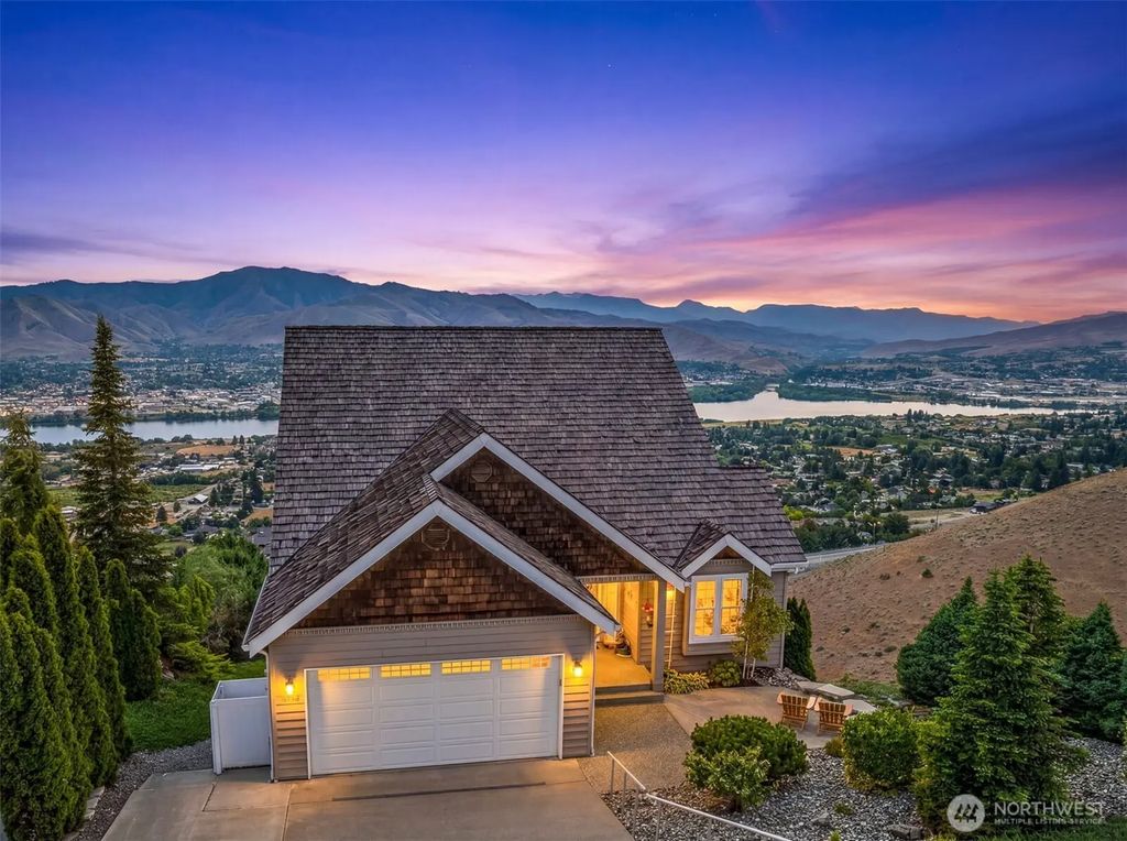 2352 Monument Place, East Wenatchee