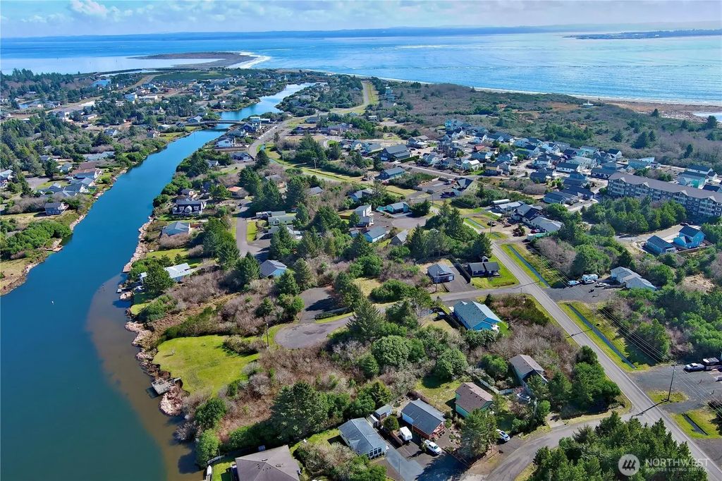 998 Texmar Avenue Sw, Ocean Shores