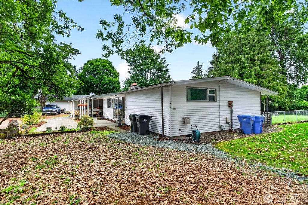 411 Tule Lake Rd S, Tacoma
