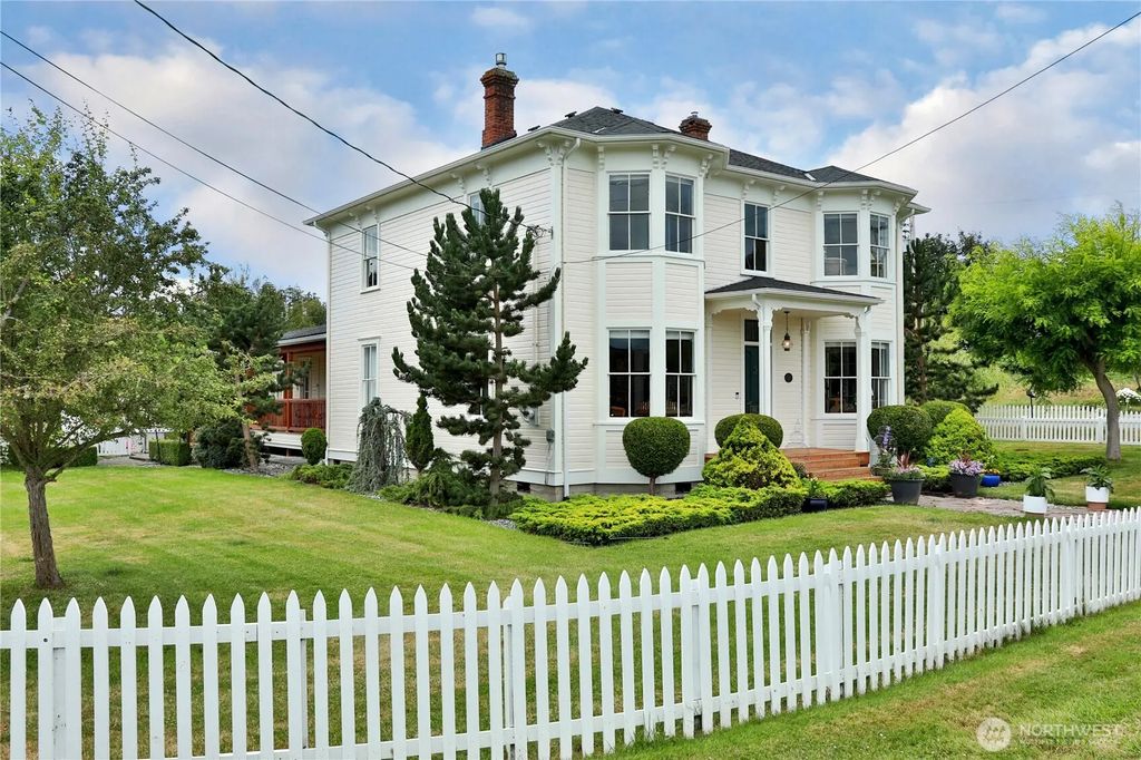 501 Ne 9th Street, Coupeville