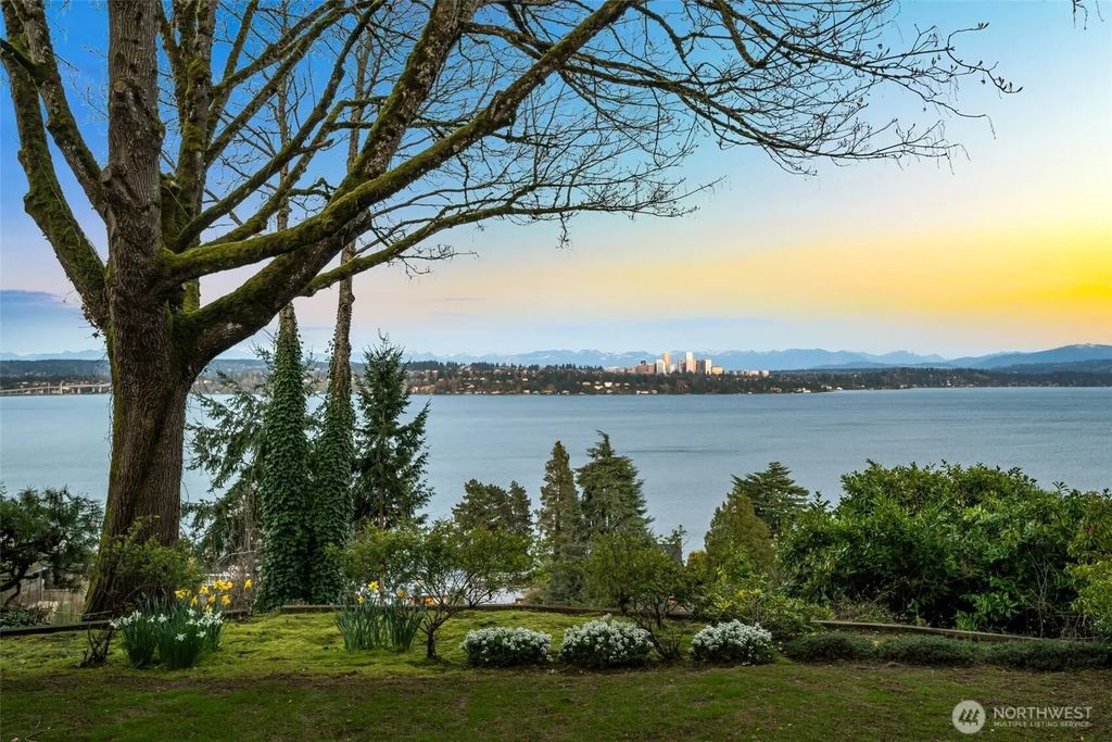 520 36th Avenue E, Seattle
