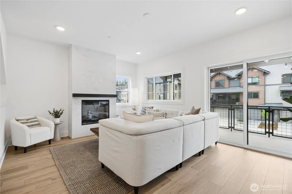 1956 Se 12th Street 1004, North Bend