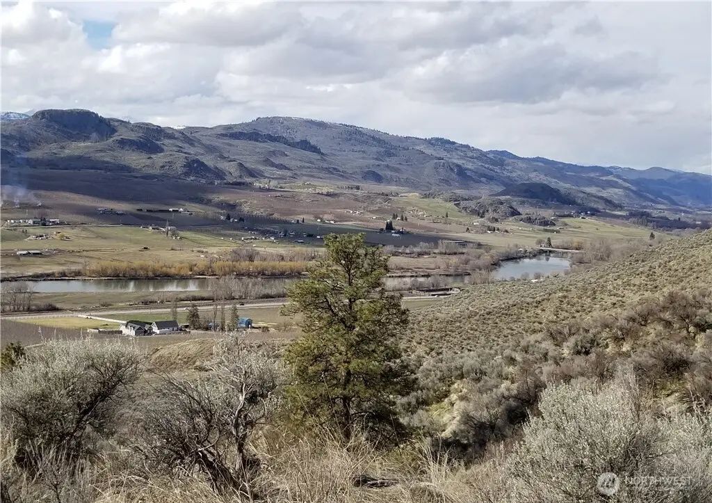 Nicholson Road, Tonasket