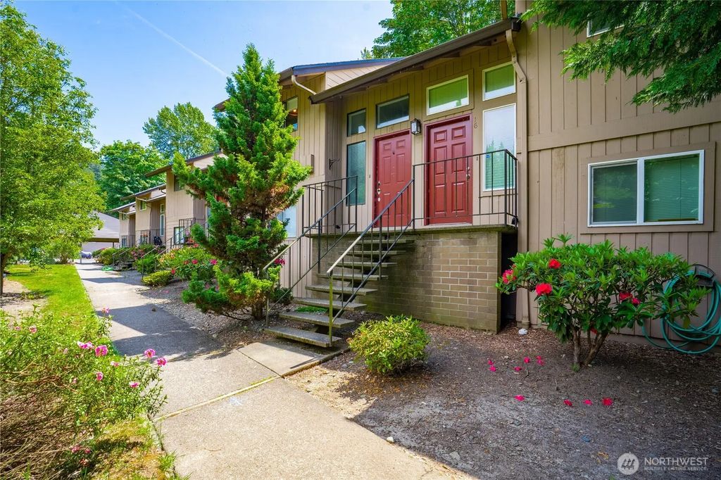 8521 S 259th Street B15, Kent