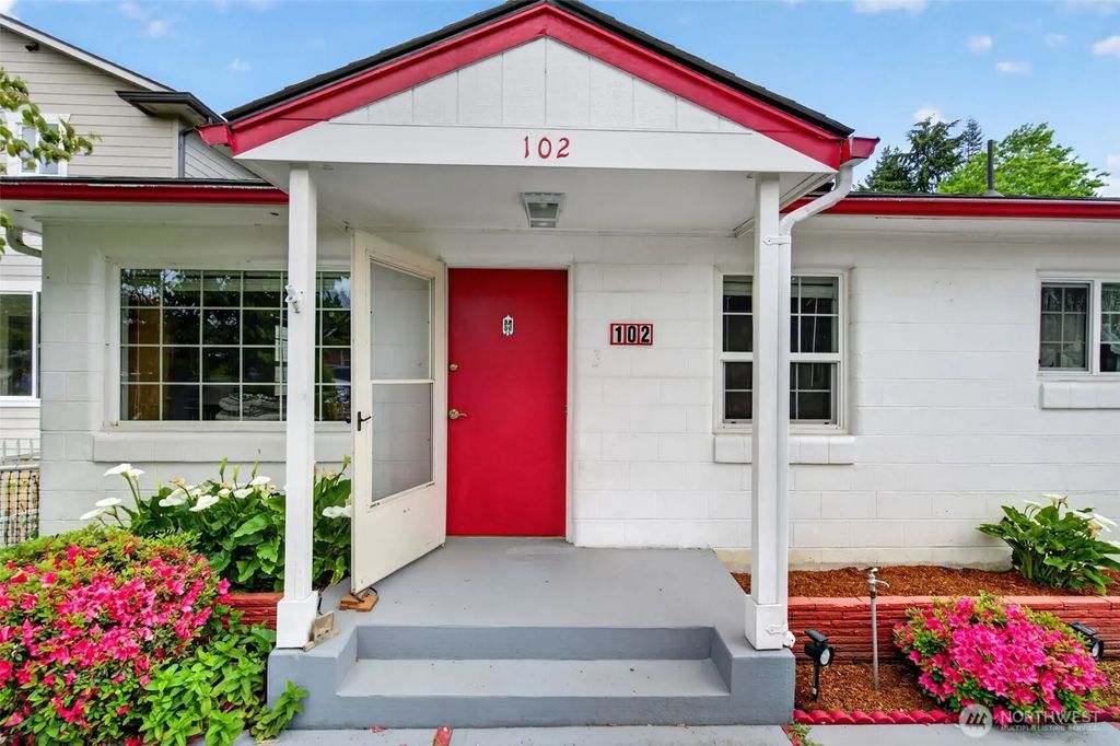 102 Nelson Avenue, Kelso