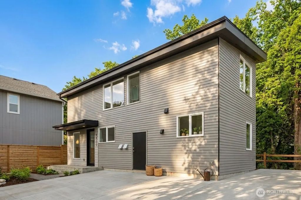 4411 21st Avenue Sw, Seattle