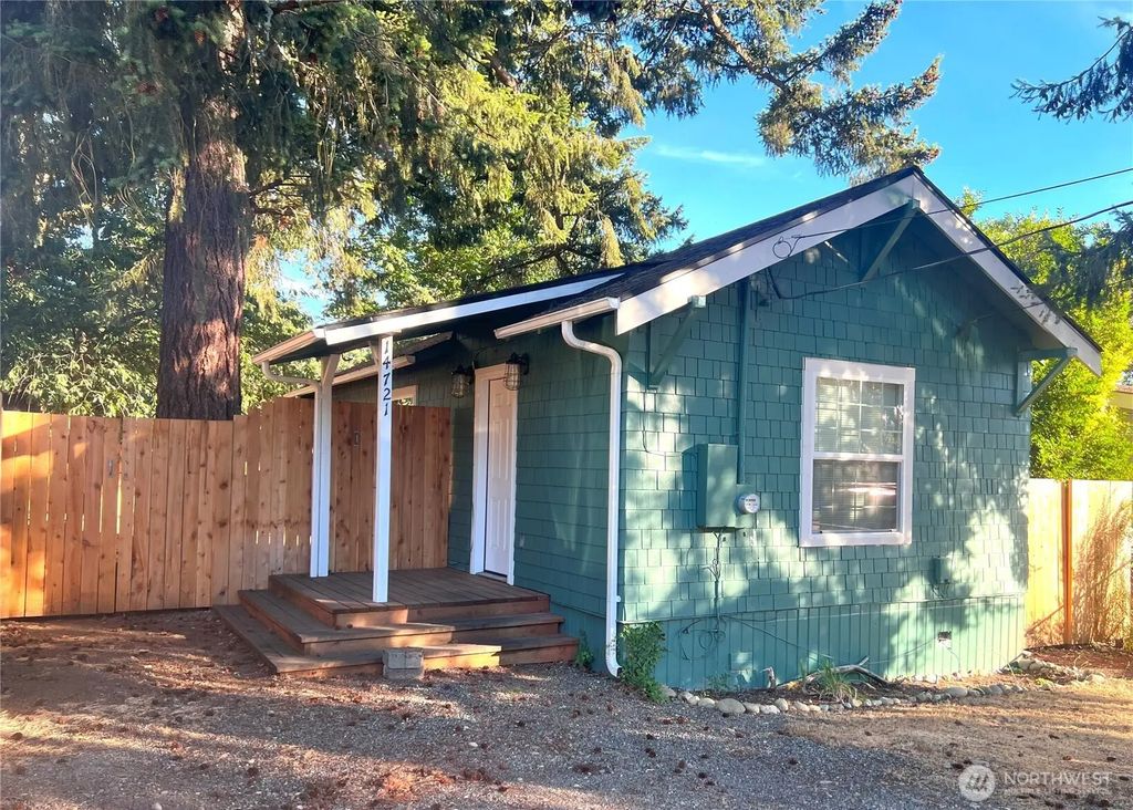 14721 Portland Avenue Sw, Lakewood