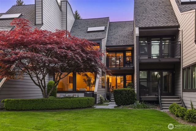 10327 Ne 19th Place, Bellevue