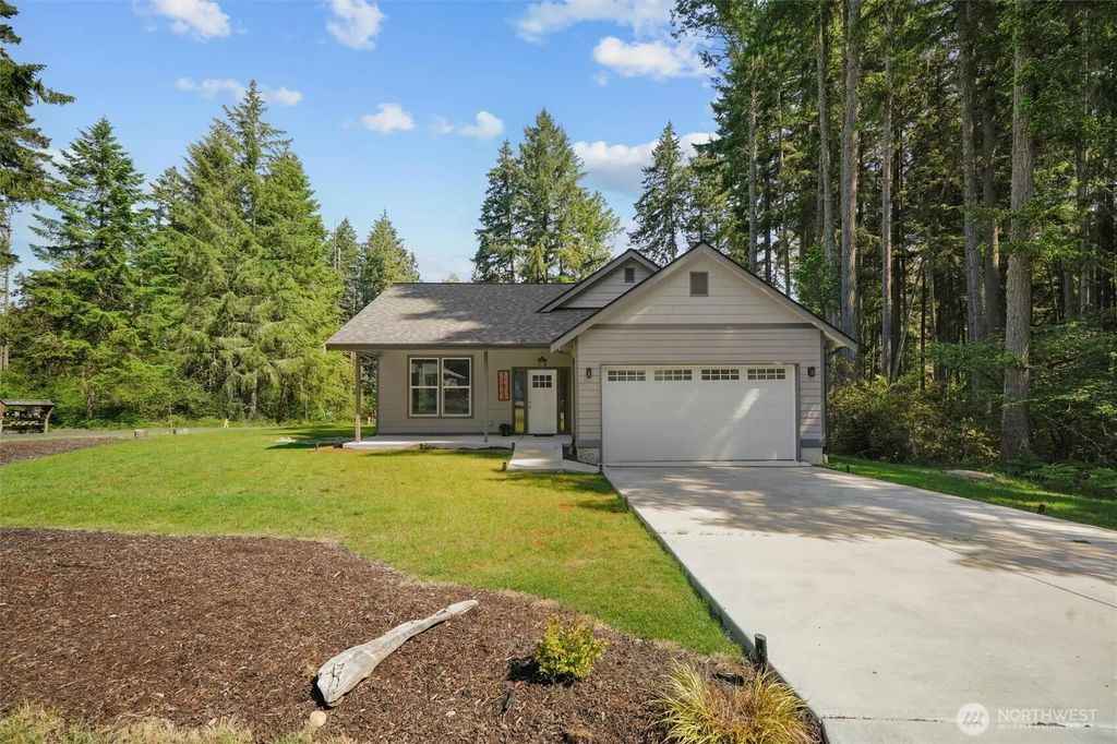 11813 Island Drive, Anderson Island