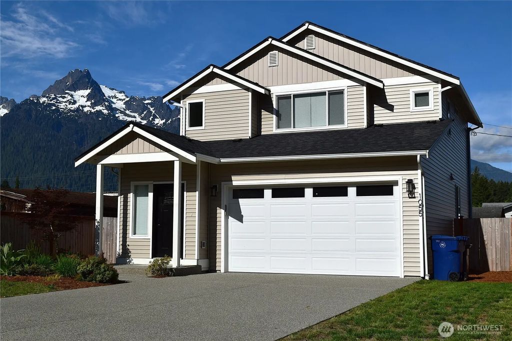 1055 Montague Avenue, Darrington