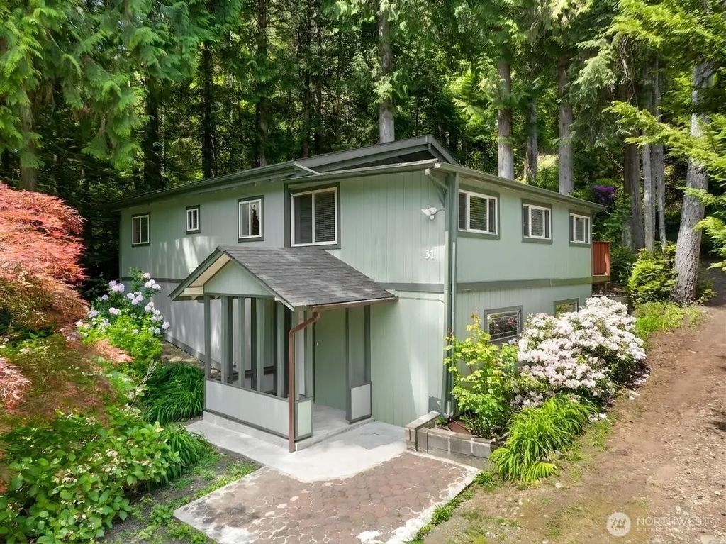 31 N Colony Surf Drive, Lilliwaup