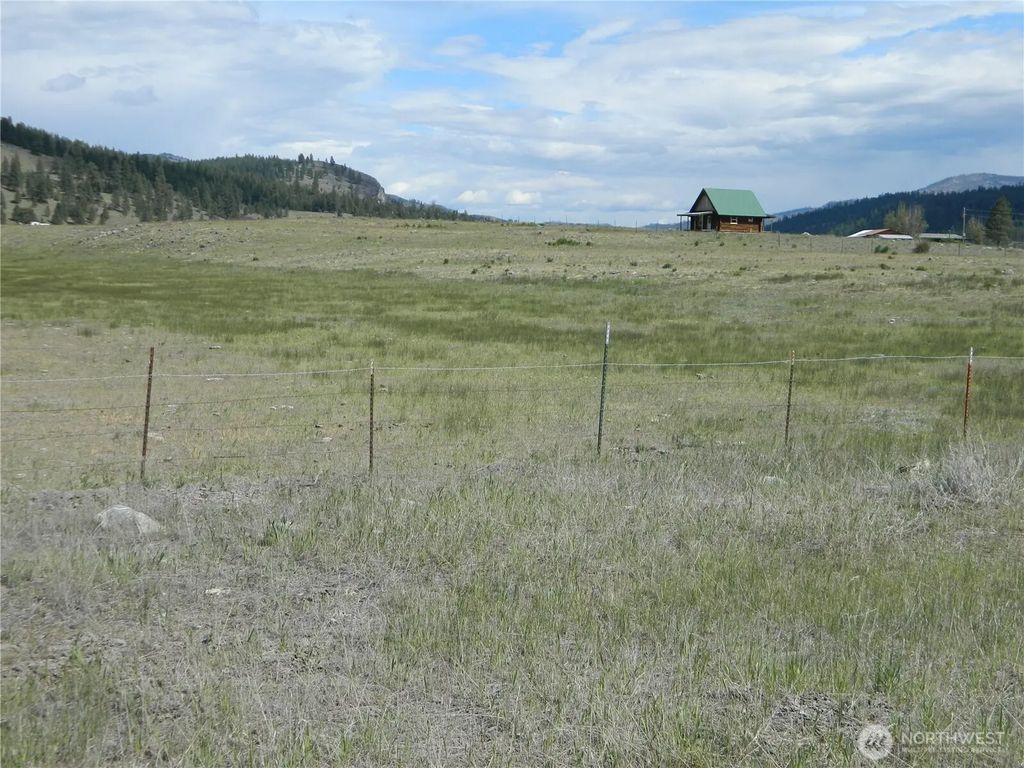 4 Duck Flats Road, Tonasket