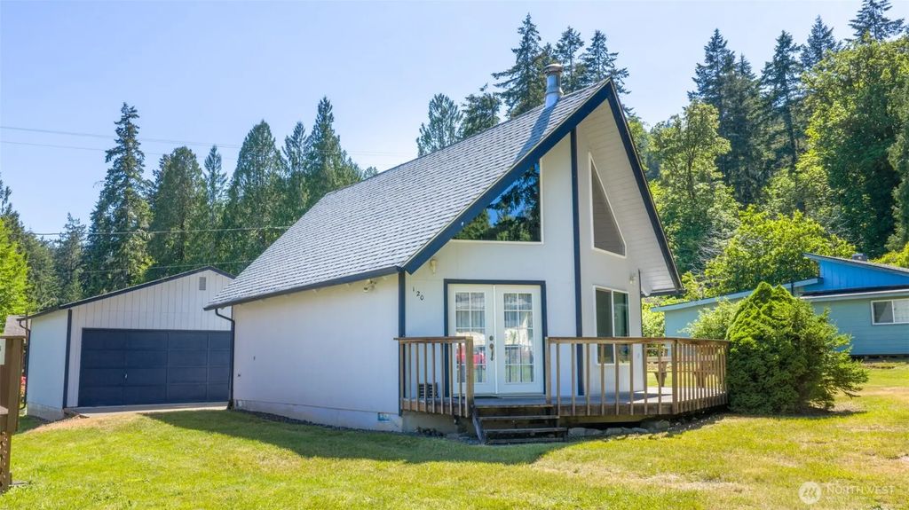 120 N Ayock Beach Drive, Lilliwaup